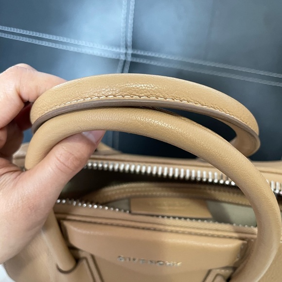 Givenchy Medium Antigona NWOT - Picture 9 of 16